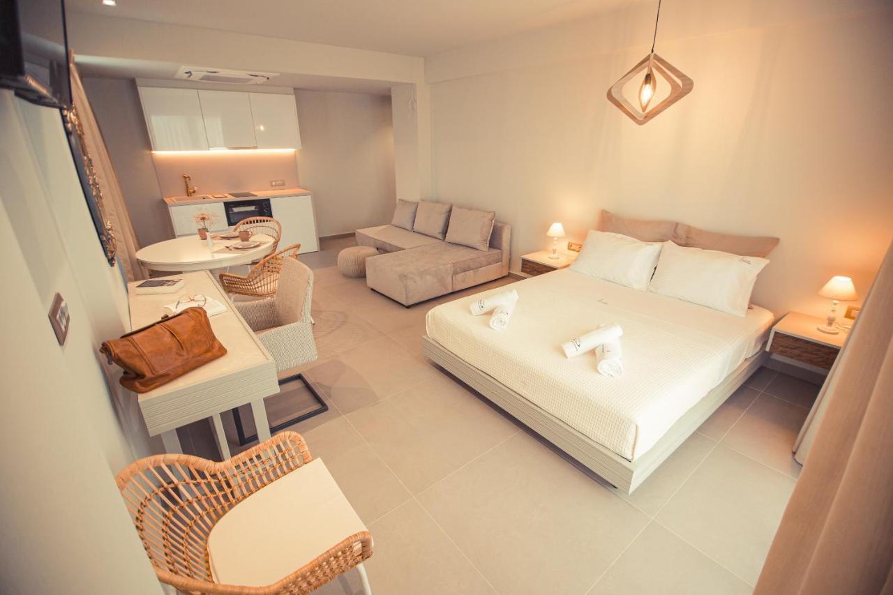 Io Luxury Pool & Hot Tub Suites 普雷韦扎 外观 照片