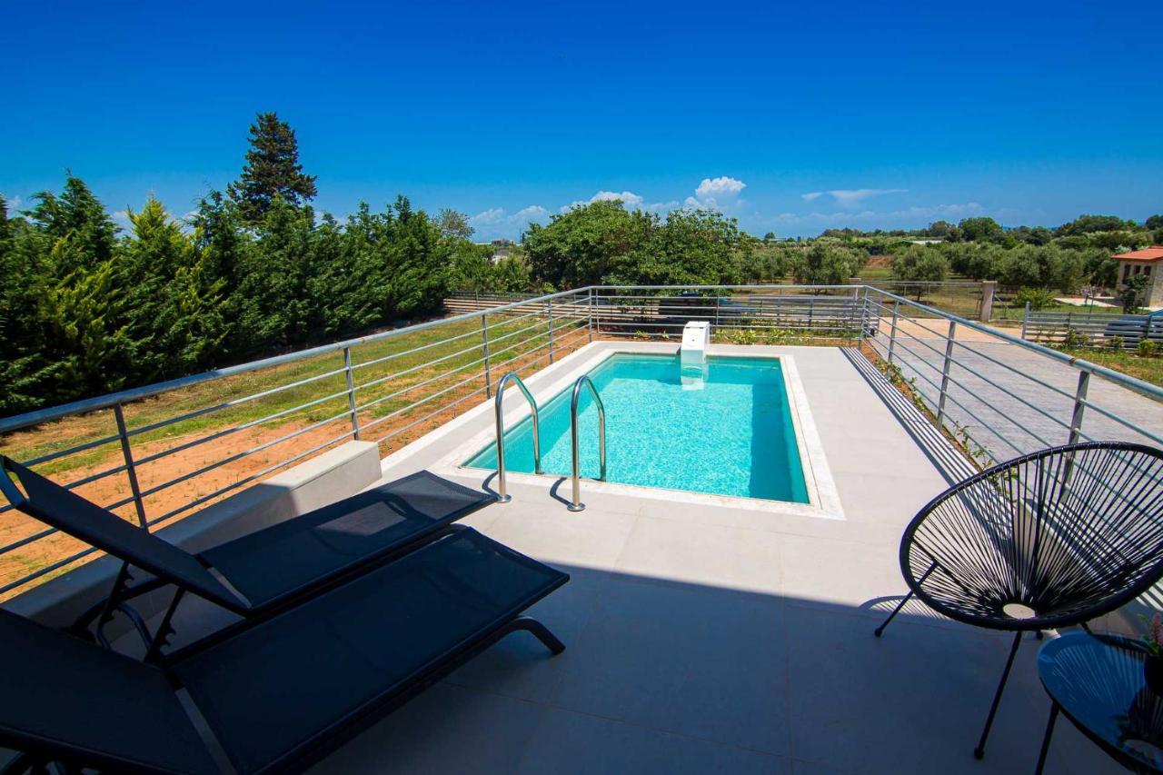 Io Luxury Pool & Hot Tub Suites 普雷韦扎 外观 照片