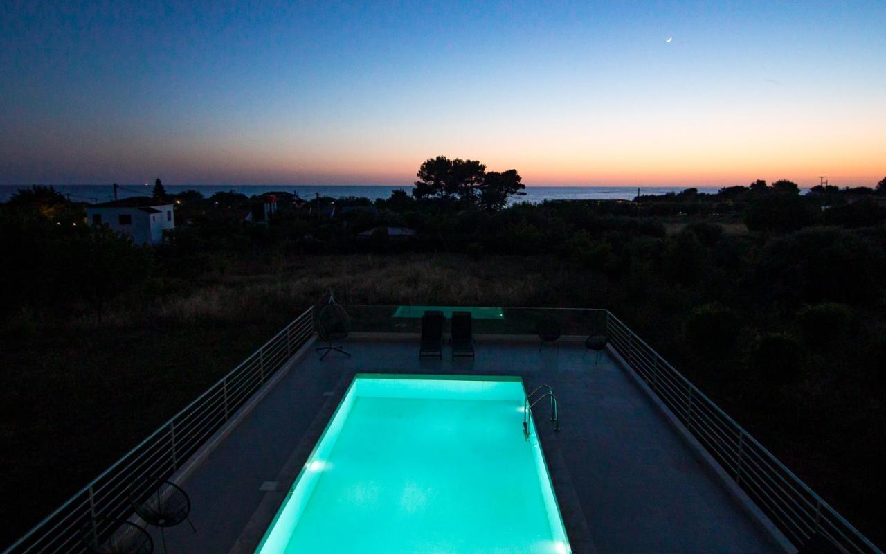 Io Luxury Pool & Hot Tub Suites 普雷韦扎 外观 照片
