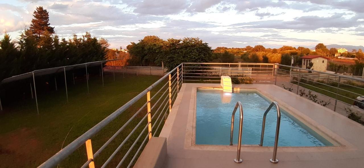 Io Luxury Pool & Hot Tub Suites 普雷韦扎 外观 照片