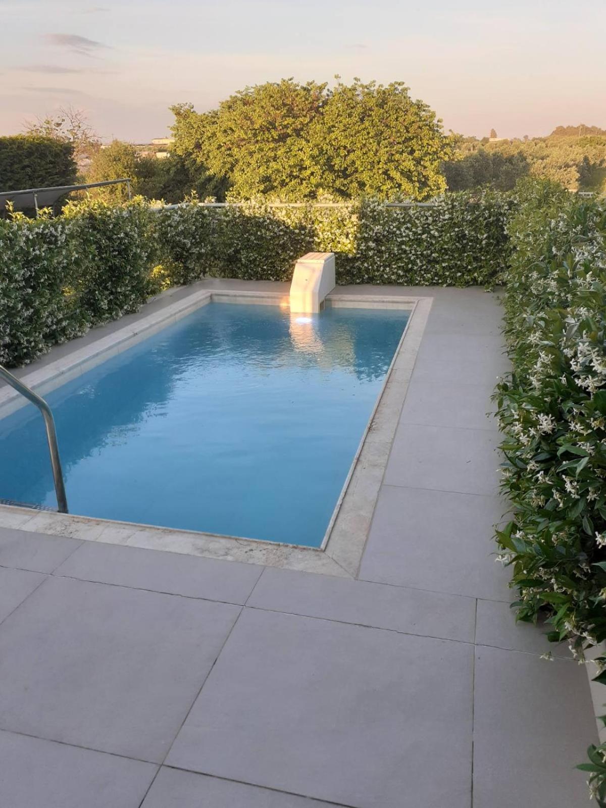 Io Luxury Pool & Hot Tub Suites 普雷韦扎 外观 照片